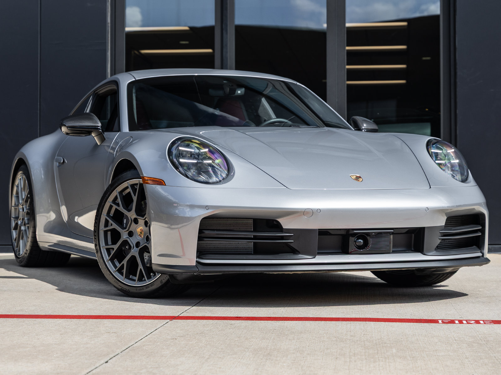 Used 2025 Porsche 911 Carrera RWD image 6