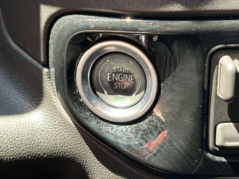 Used 2026 GMC Sierra 1500 SLT AWD/4WD image 28