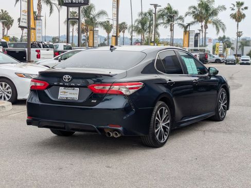 Used 2020 Toyota Camry SE image 5