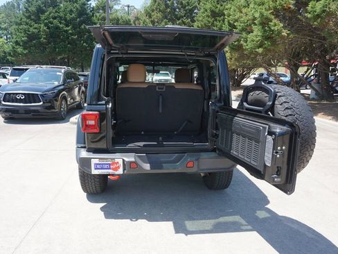 Used 2022 Jeep Wrangler Rubicon w/ LED Lighting Group image 16