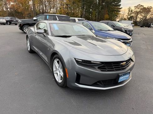Certified 2022 Chevrolet Camaro LT image 3