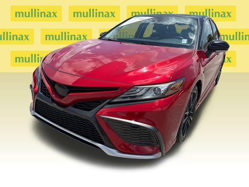 Used 2021 Toyota Camry XSE FWD image 11