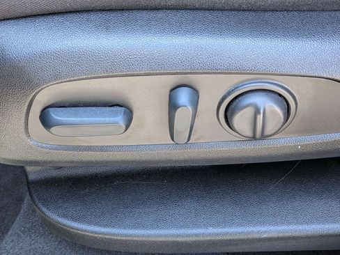 Used 2022 Chevrolet Equinox LT FWD image 19