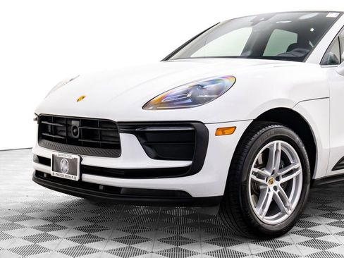 Used 2025 Porsche Macan image 38