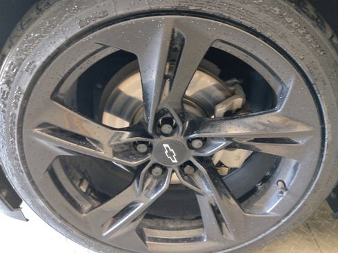 Used 2022 Chevrolet Camaro LT RWD image 31