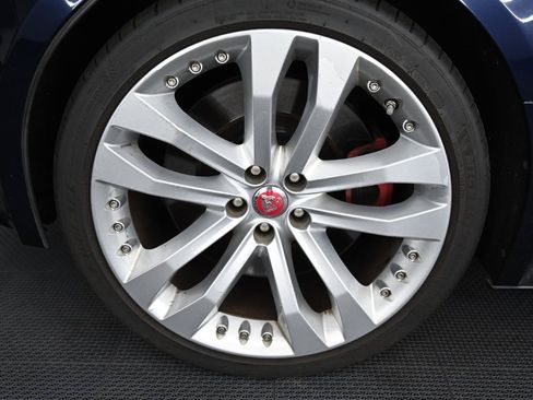 Used 2015 Jaguar F-TYPE R RWD image 40