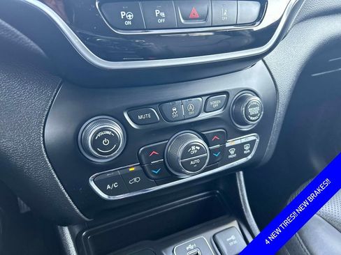 Certified 2021 Jeep Cherokee Limited w/ Elite Package image 31