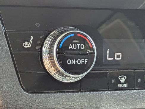 Used 2024 Mitsubishi Outlander SE FWD image 23