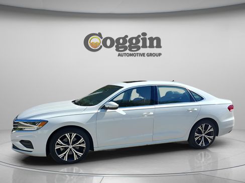 Used 2022 Volkswagen Passat 2.0T SE image 1