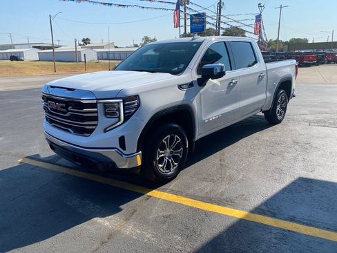 Used 2025 GMC Sierra 1500 SLT AWD/4WD image 9