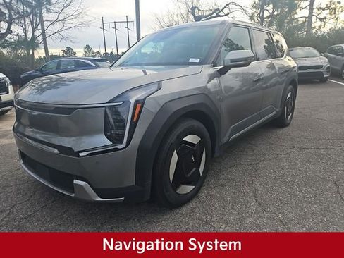 Used 2024 Kia EV9 Light Long Range image 2