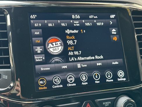 Used 2022 Jeep Grand Cherokee Laredo X image 25