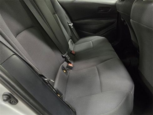 Used 2022 Toyota Corolla LE image 16