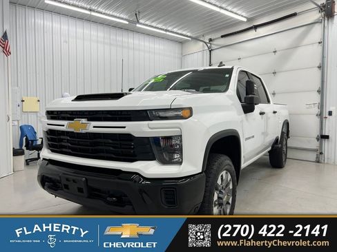 Used 2024 Chevrolet Silverado 2500 Custom w/ Custom Value Package AWD/4WD image 6