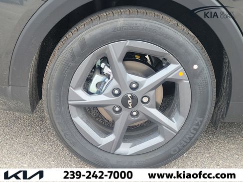 New 2026 Kia K4 FWD image 9