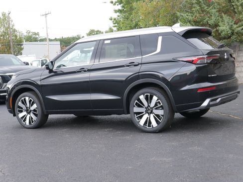 New 2025 Mitsubishi Outlander AWD image 4