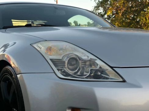 Used 2008 Nissan 350Z Touring image 12