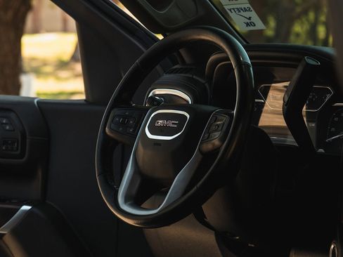 Used 2021 GMC Sierra 1500 SLT image 25