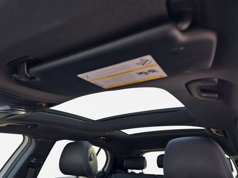 Used 2019 Mercedes-Benz GLA 250 4MATIC image 28