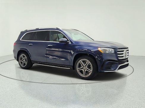 Used 2024 Mercedes-Benz GLS 450 4MATIC image 3
