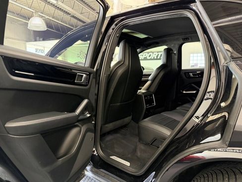 Used 2019 Porsche Cayenne Turbo image 57