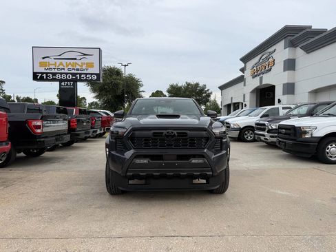 Used 2024 Toyota Tacoma TRD Sport AWD/4WD image 39