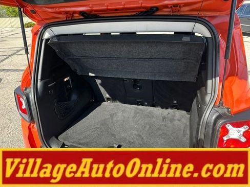 Used 2015 Jeep Renegade Trailhawk w/ Popular Equipment Group AWD/4WD image 36