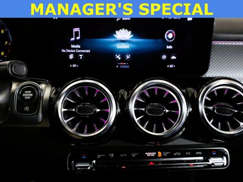 Used 2022 Mercedes-Benz GLB 250 4MATIC image 18