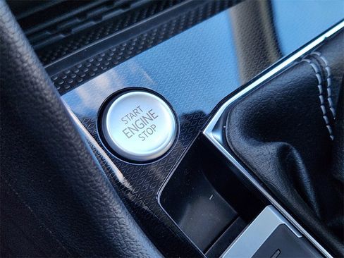 New 2026 Volkswagen Taos SEL image 15