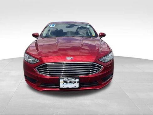 Used 2018 Ford Fusion SE w/ Fusion SE Technology Package FWD image 3