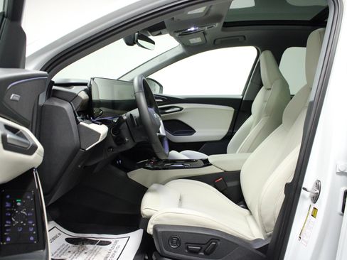 Used 2025 Audi Q6 e-tron Premium Plus w/ Premium Plus AWD/4WD image 12