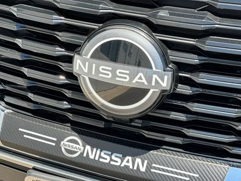 Used 2023 Nissan Rogue SV FWD image 38