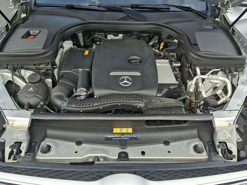 Used 2019 Mercedes-Benz GLC 300 4MATIC image 29