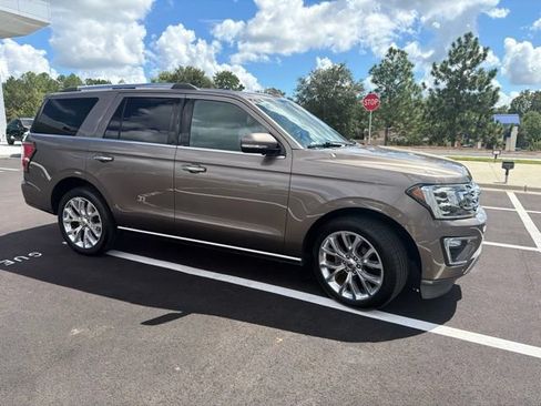 Used 2018 Ford Expedition Limited w/ Equipment Group 302A RWD image 4