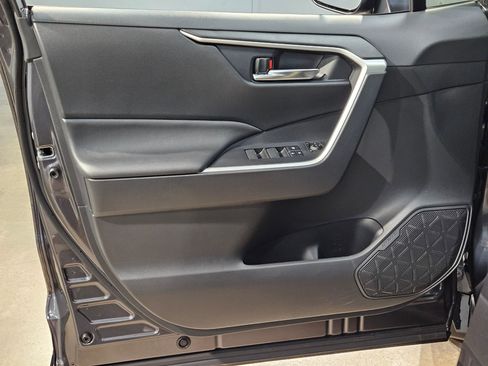 Certified 2025 Toyota RAV4 SE w/ Convenience Package image 19