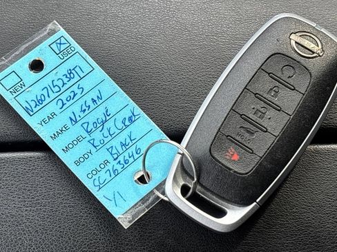 Used 2025 Nissan Rogue SV AWD/4WD image 33