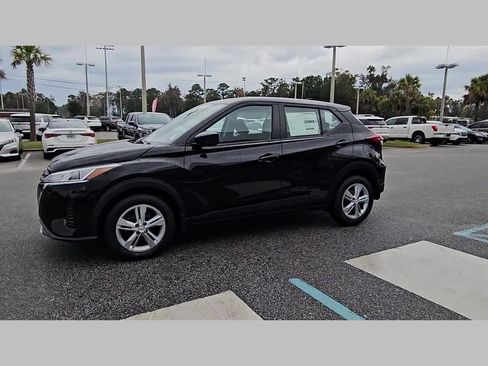 New 2025 Nissan Kicks Play S image 23