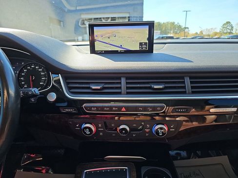 Used 2018 Audi Q7 3.0T Premium Plus image 26