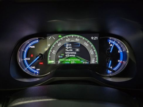 Used 2025 Toyota RAV4 LE image 17