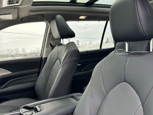 Used 2026 Toyota Grand Highlander Limited image 22