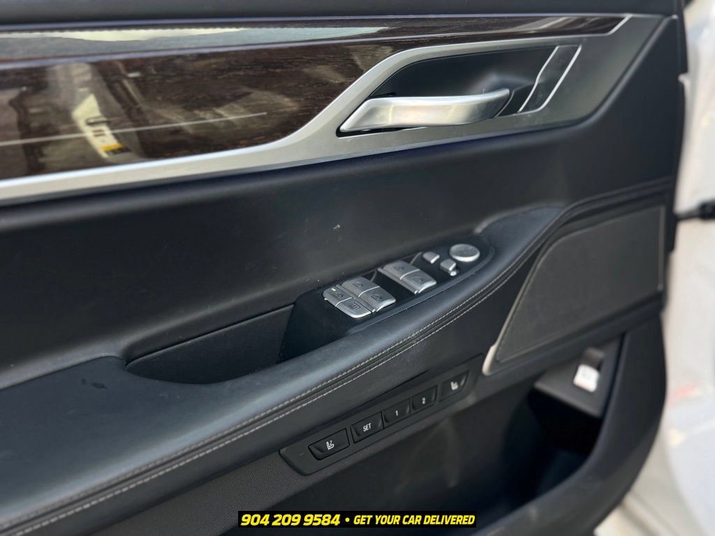 Used 2020 BMW 750i xDrive w/ Executive Package AWD/4WD image 15
