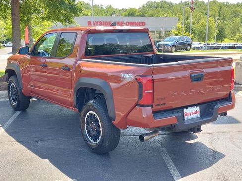 Used 2025 Toyota Tacoma TRD Off-Road AWD/4WD image 15