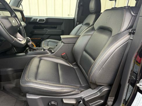 Used 2024 Ford Bronco Badlands image 4