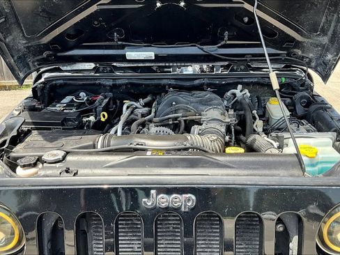 Used 2017 Jeep Wrangler Unlimited Sport w/ Quick Order Package 24S AWD/4WD image 9