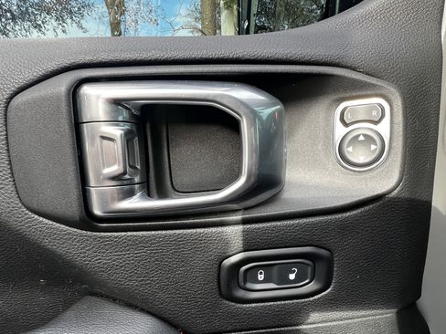 Used 2021 Jeep Wrangler Unlimited Rubicon image 14