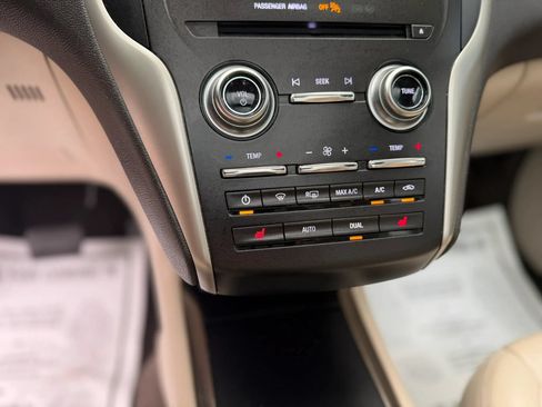 Used 2019 Lincoln MKC Select w/ Select Plus Package AWD/4WD image 20