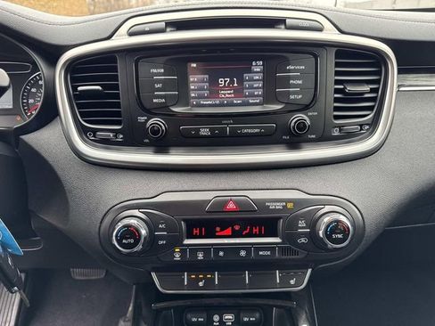 Used 2016 Kia Sorento EX AWD/4WD image 23
