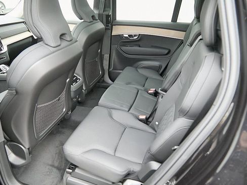 New 2026 Volvo XC90 B6 Plus w/ Protection Package Premier image 23