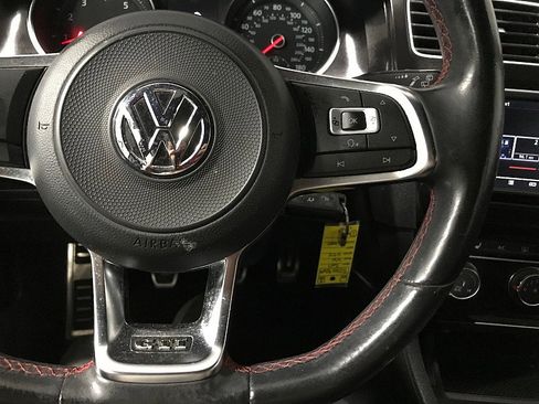 Used 2017 Volkswagen GTI SE image 25