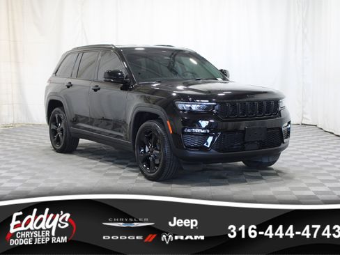Used 2023 Jeep Grand Cherokee Limited w/ Black Appearance Package image 1